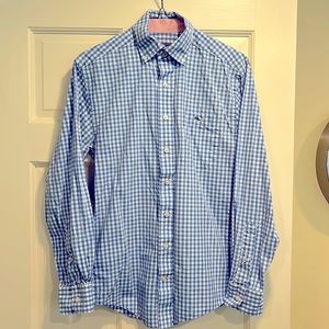 Vineyard Vines Classic Fit Tucker 100% cotton button down with pocket